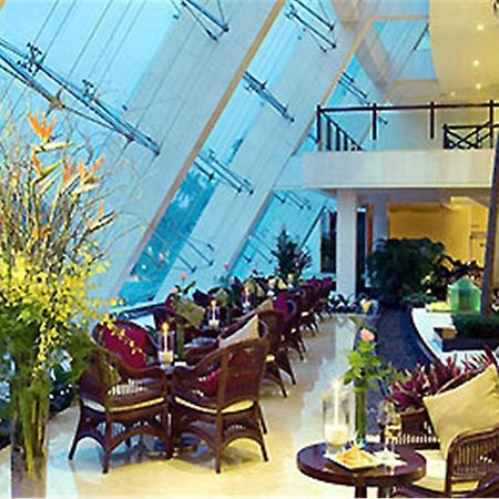 Sofitel Dongguan Royal Lagoon Hotel Restaurant photo