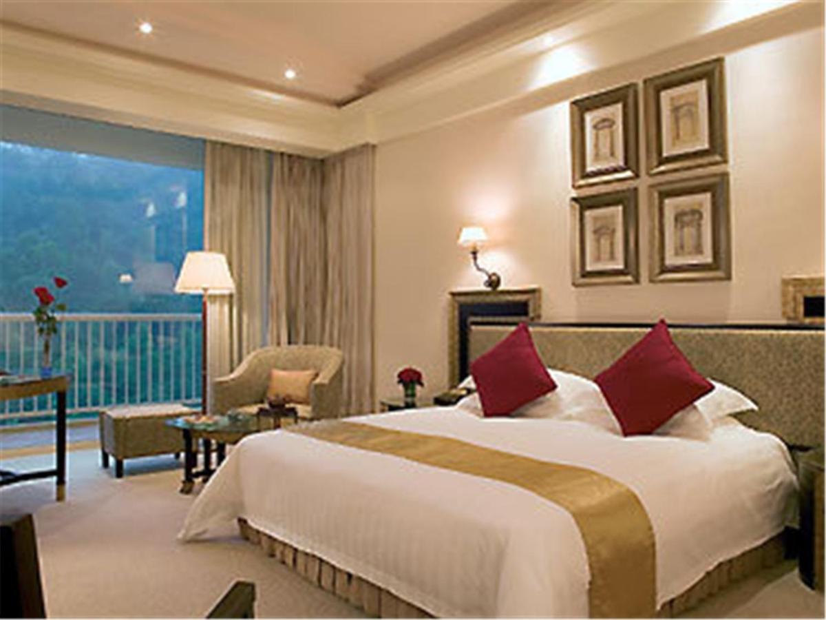 Sofitel Dongguan Royal Lagoon Hotel Room photo